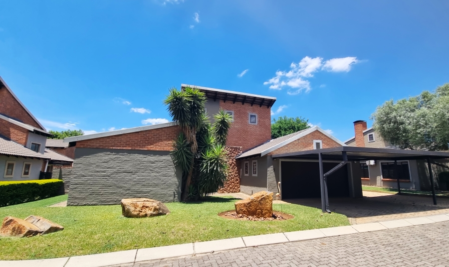 4 Bedroom Property for Sale in Waterval East North West